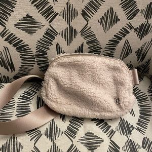 Lululemon fleece belt bag